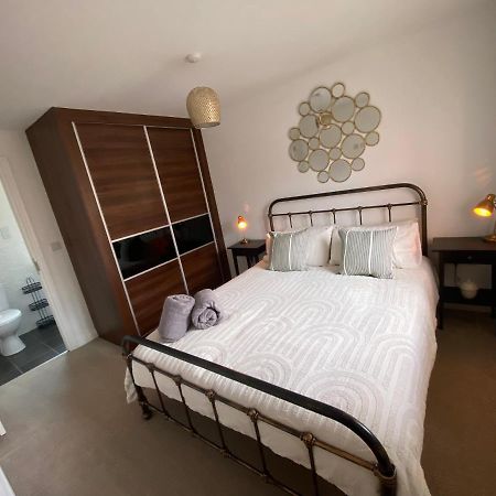 The Belfry 3 Bedrooms 2 Bathrooms Contractors & Family Higham Ferrers Luaran gambar