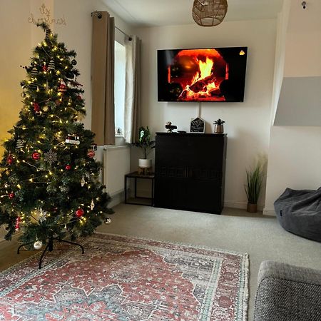 The Belfry 3 Bedrooms 2 Bathrooms Contractors & Family Higham Ferrers Luaran gambar