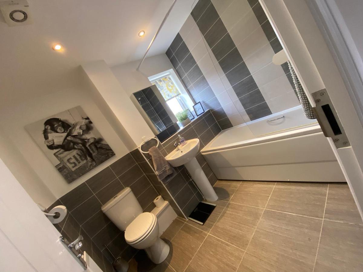 The Belfry 3 Bedrooms 2 Bathrooms Contractors & Family Higham Ferrers Luaran gambar