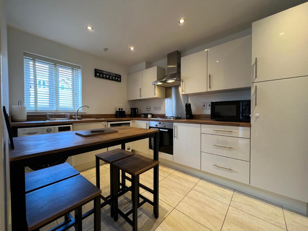The Belfry 3 Bedrooms 2 Bathrooms Contractors & Family Higham Ferrers Luaran gambar