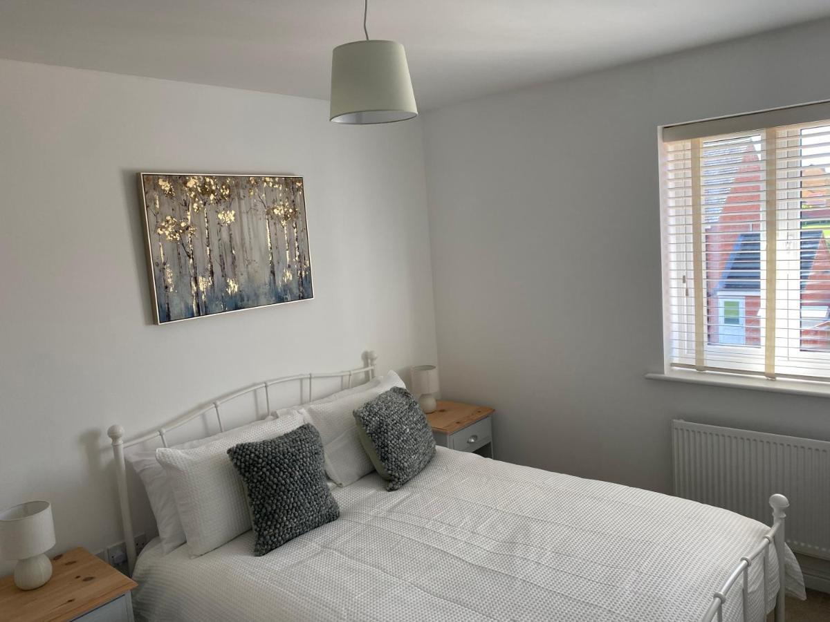 The Belfry 3 Bedrooms 2 Bathrooms Contractors & Family Higham Ferrers Luaran gambar