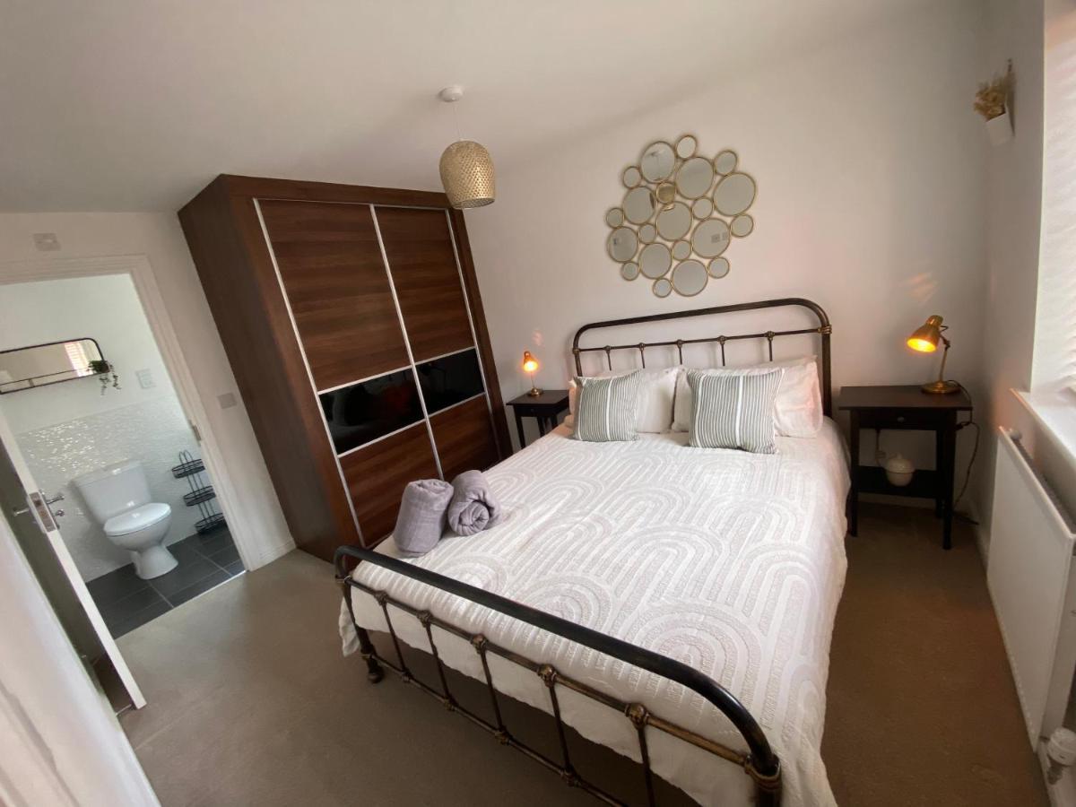 The Belfry 3 Bedrooms 2 Bathrooms Contractors & Family Higham Ferrers Luaran gambar